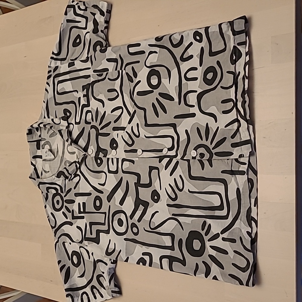 LIKE NEW VTG Playtapus Grey, Blacl, and White Abstract Button Front Blouse